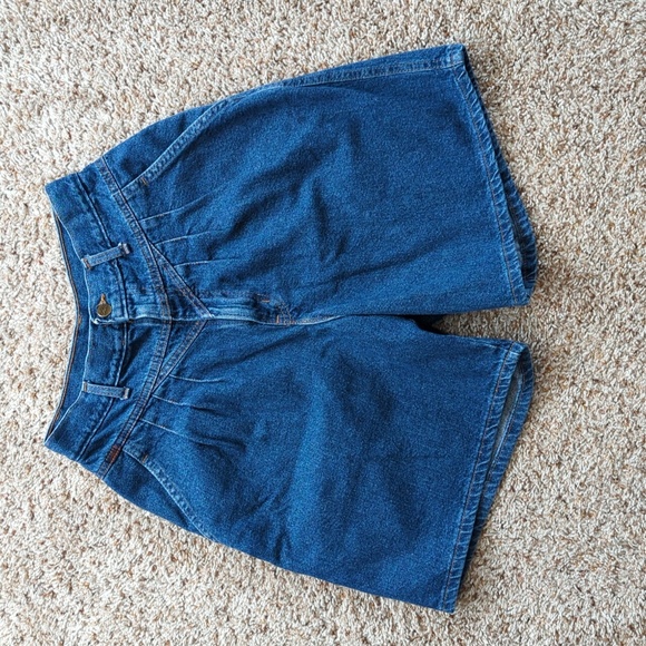 Vintage Chic 80's Denim High Rise Shorts with Yoke and Pleats - Picture 1 of 16
